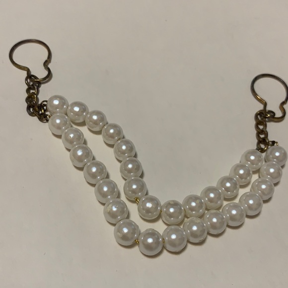 Vintage 50’s PINUP RETRO Rockabilly Swing Era PEARL SWEATER CLIP GUARD BUTTON - Picture 1 of 6